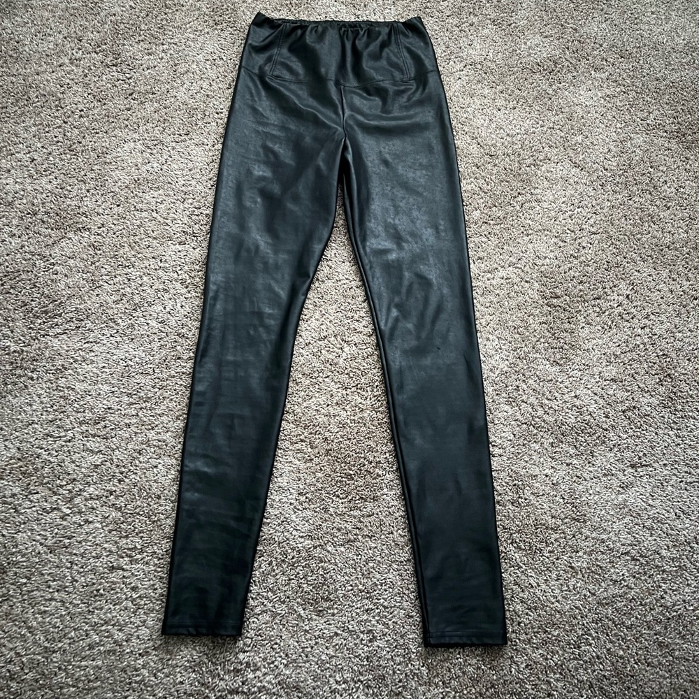 Wilfred Free Black Faux Leather Skinny Leggings Form Fitting Stretch Aritzia